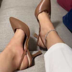 Leather heeled shoes